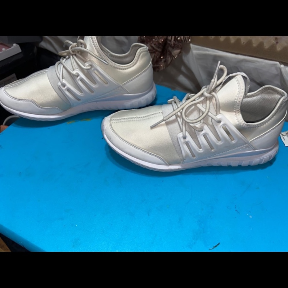 Adidas - Picture 3 of 3